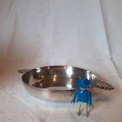 Shallow dish with shells...