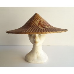 chapeau chinois asiatique...